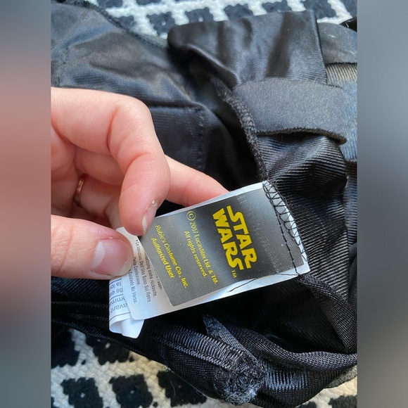 Medium Dog Darth Vader Costume - Picture 6 of 12